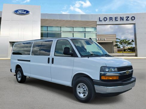 Used 2023 Chevrolet Express 3500 LT w/ LT Preferred Equipment Group RWD image 3