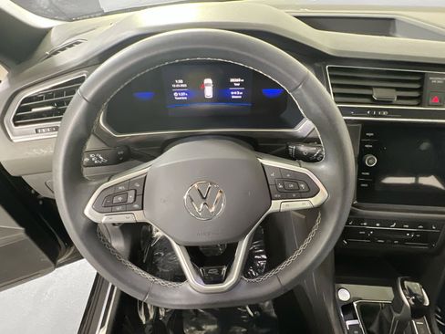 Used 2023 Volkswagen Tiguan SE R-Line image 11