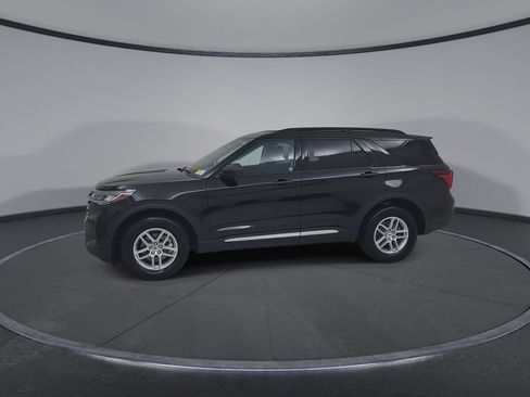 Used 2025 Ford Explorer Active AWD/4WD image 10