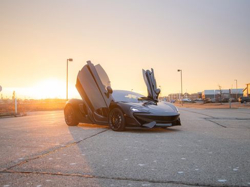 Used 2017 McLaren 570S image 17