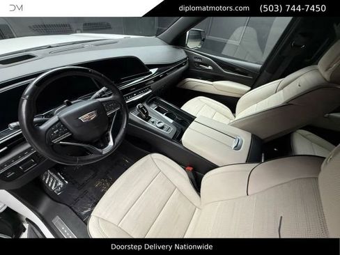 Used 2022 Cadillac Escalade Sport w/ Touring Package AWD/4WD image 17
