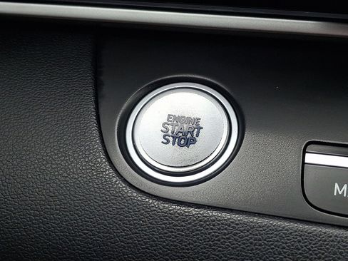 Used 2022 Hyundai Elantra Limited FWD image 24