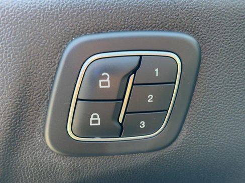 Used 2022 Ford Escape SEL w/ SEL Stealth AWD Package image 25