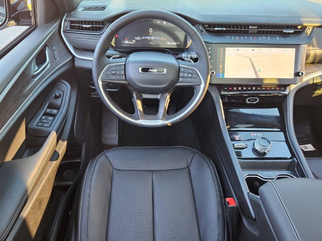 New 2027 Jeep Grand Cherokee Limited AWD/4WD image 14
