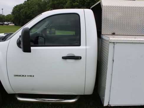 Used 2011 Chevrolet Silverado 3500 W/T AWD/4WD image 14