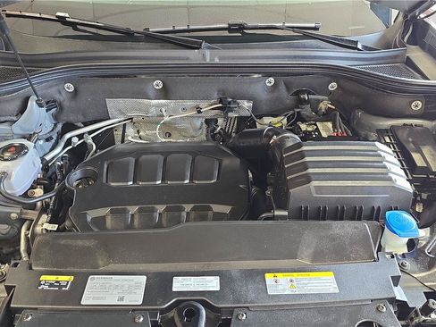 Used 2024 Volkswagen Atlas Peak Edition SE AWD/4WD image 25