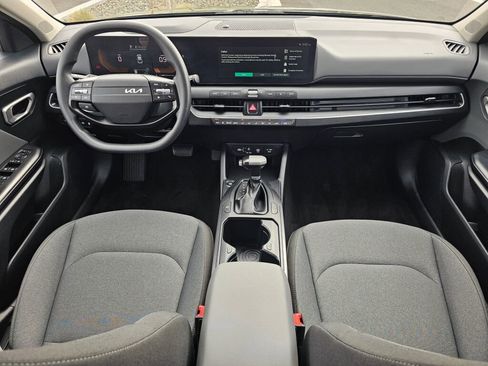 Used 2025 Kia K4 LXS image 9