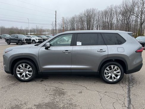 New 2026 Toyota Grand Highlander image 3