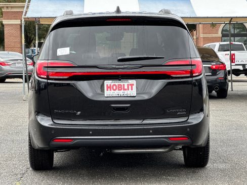 New 2026 Chrysler Pacifica Limited w/ S Appearance Package image 4