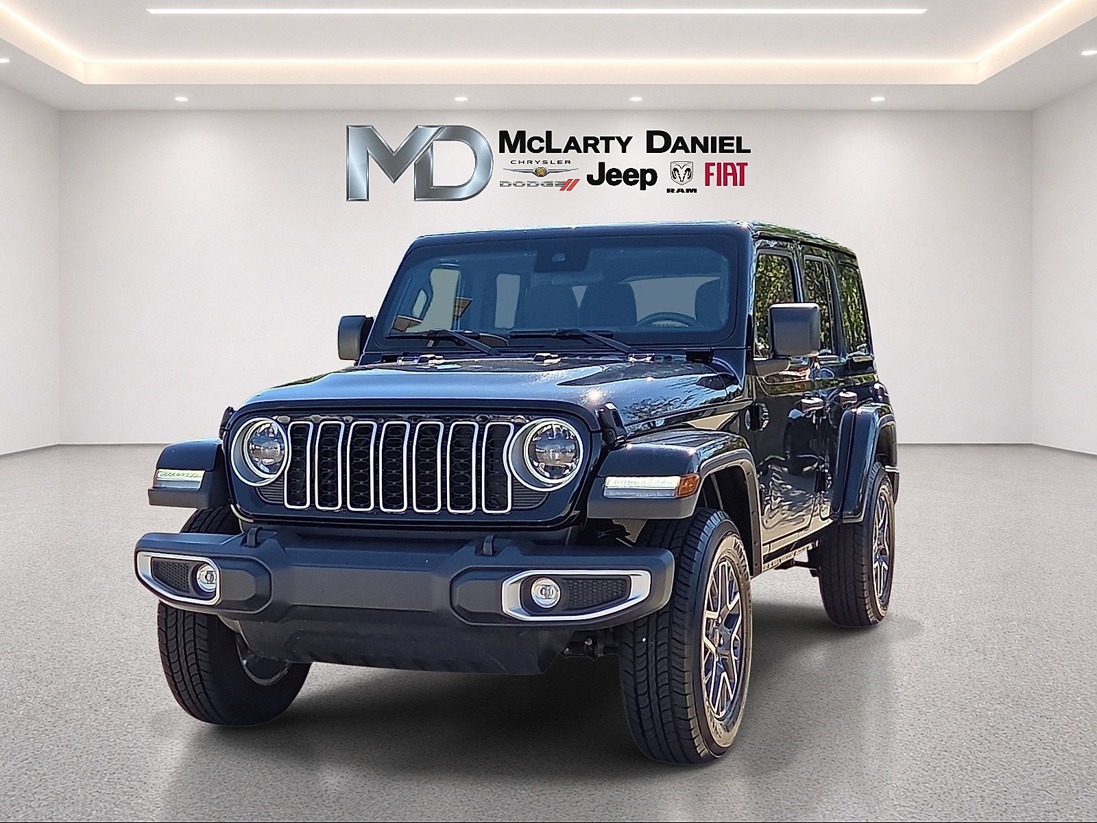 Used 2025 Jeep Wrangler Unlimited Sahara AWD/4WD image 2