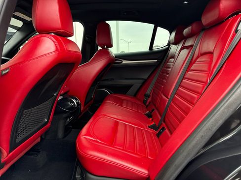 Used 2022 Alfa Romeo Stelvio Veloce image 26