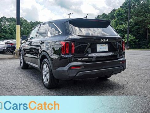 Used 2023 Kia Sorento LX FWD image 13