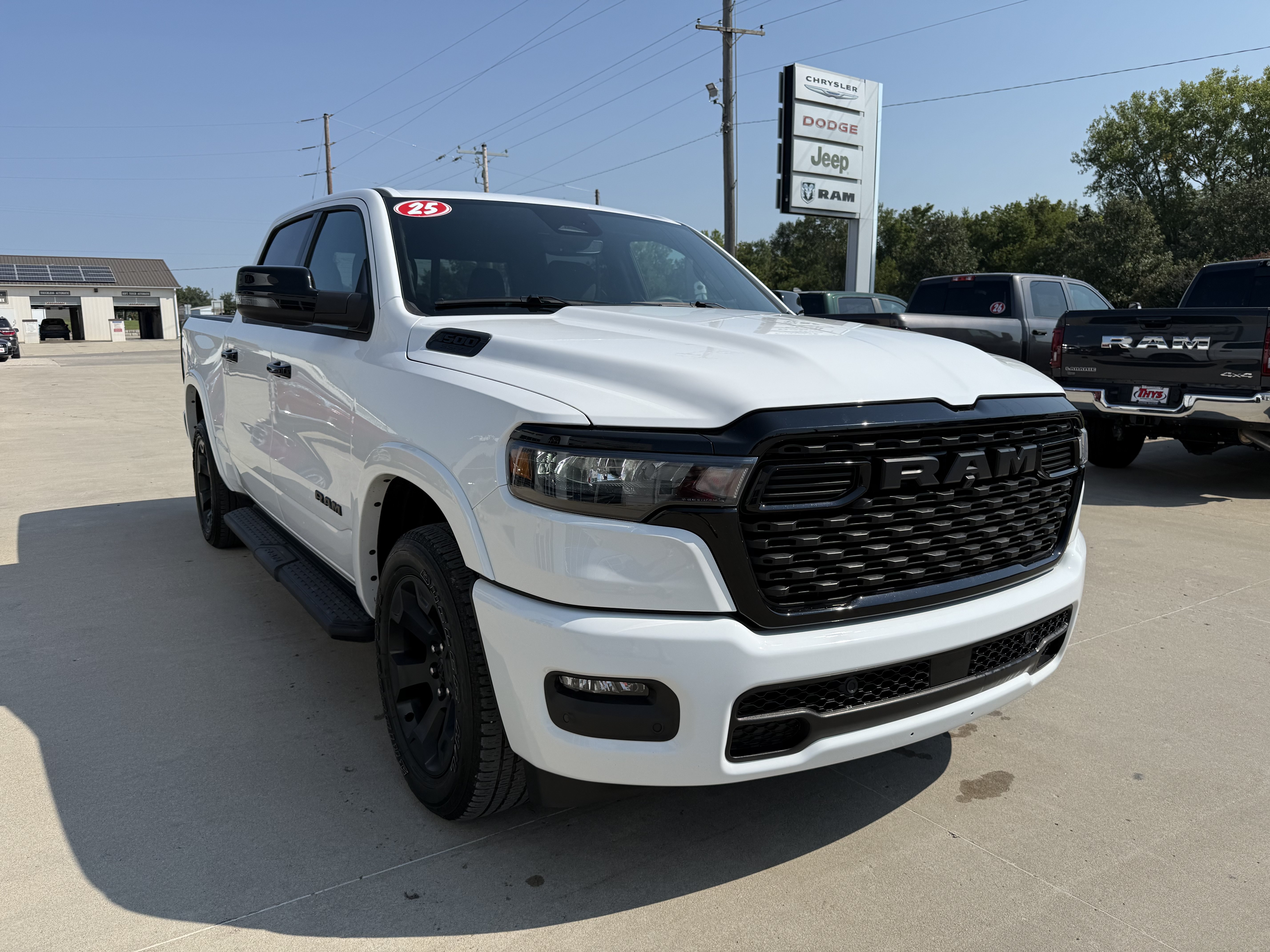 Used 2025 RAM 1500 Big Horn AWD/4WD image 34