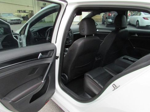 Used 2015 Volkswagen Golf 4-Door image 19
