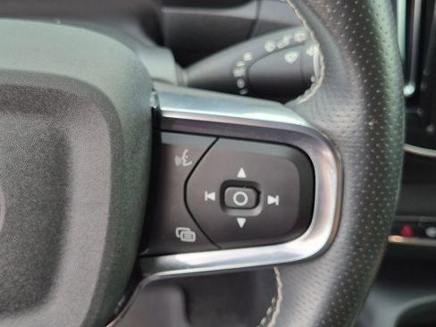 Used 2021 Volvo XC40 T5 R-Design w/ Climate Package AWD/4WD image 19