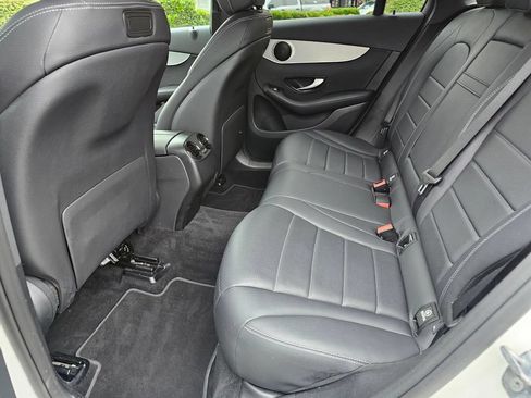 Used 2019 Mercedes-Benz GLC 300 4MATIC image 19