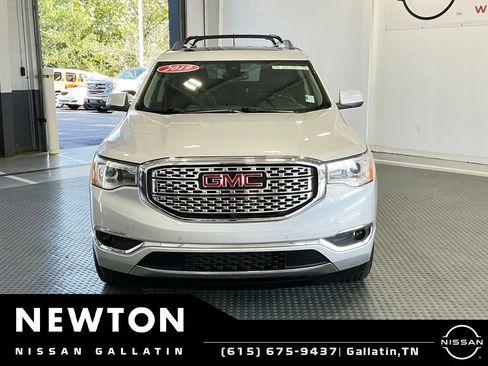 Used 2019 GMC Acadia Denali w/ Technology Package FWD image 25