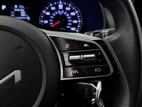 Certified 2022 Kia Forte Sedan FWD image 32