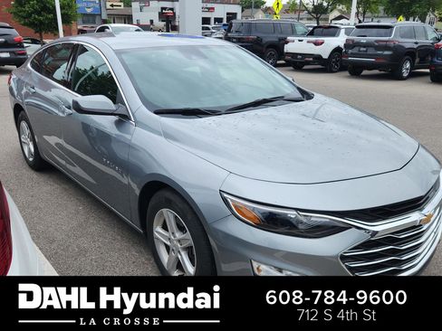 Used 2024 Chevrolet Malibu LT FWD image 1