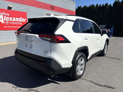 Used 2019 Toyota RAV4 XLE w/ All Weather Liner Package AWD/4WD image 3