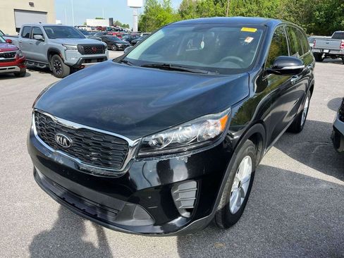Used 2019 Kia Sorento LX image 4