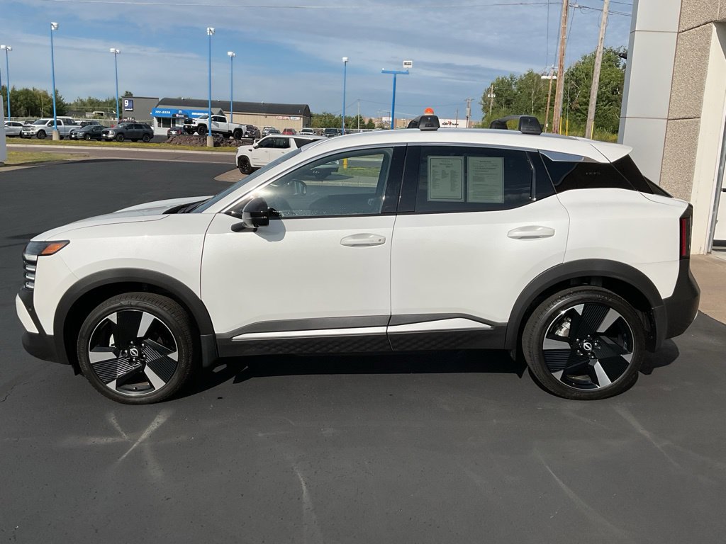 Used 2026 Nissan Kicks SR w/ Cold Weather Package AWD/4WD image 8