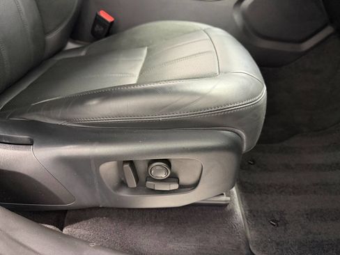 Used 2019 Land Rover Range Rover Sport HST image 14