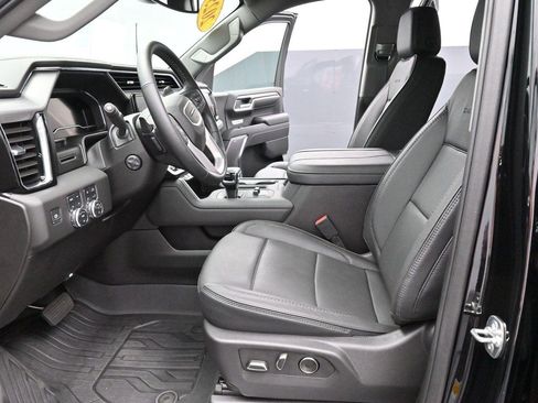 Used 2025 GMC Sierra 1500 Denali AWD/4WD image 13