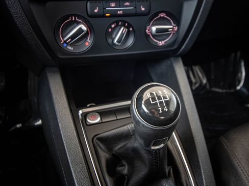 Used 2017 Volkswagen Jetta SE image 31