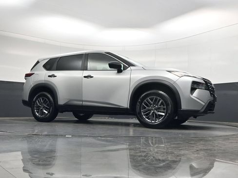 Used 2024 Nissan Rogue S AWD/4WD image 39
