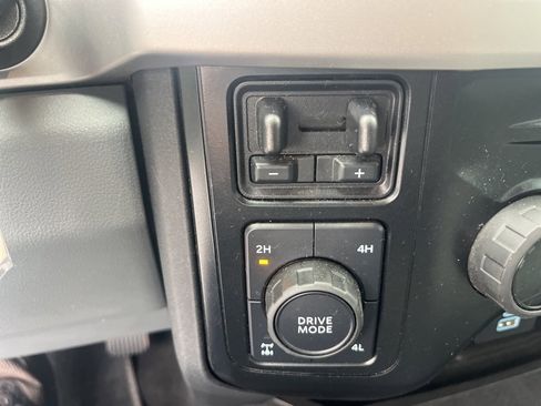 Used 2023 Ford F250 XLT w/ FX4 Off-Road Package image 18