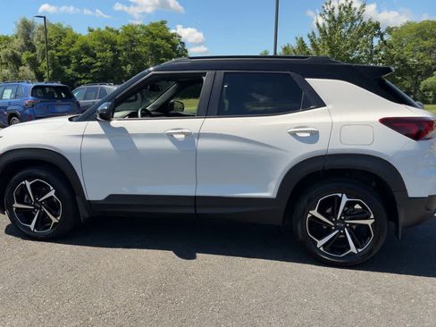 Used 2023 Chevrolet TrailBlazer RS w/ Sun and Liftgate Package AWD/4WD image 5