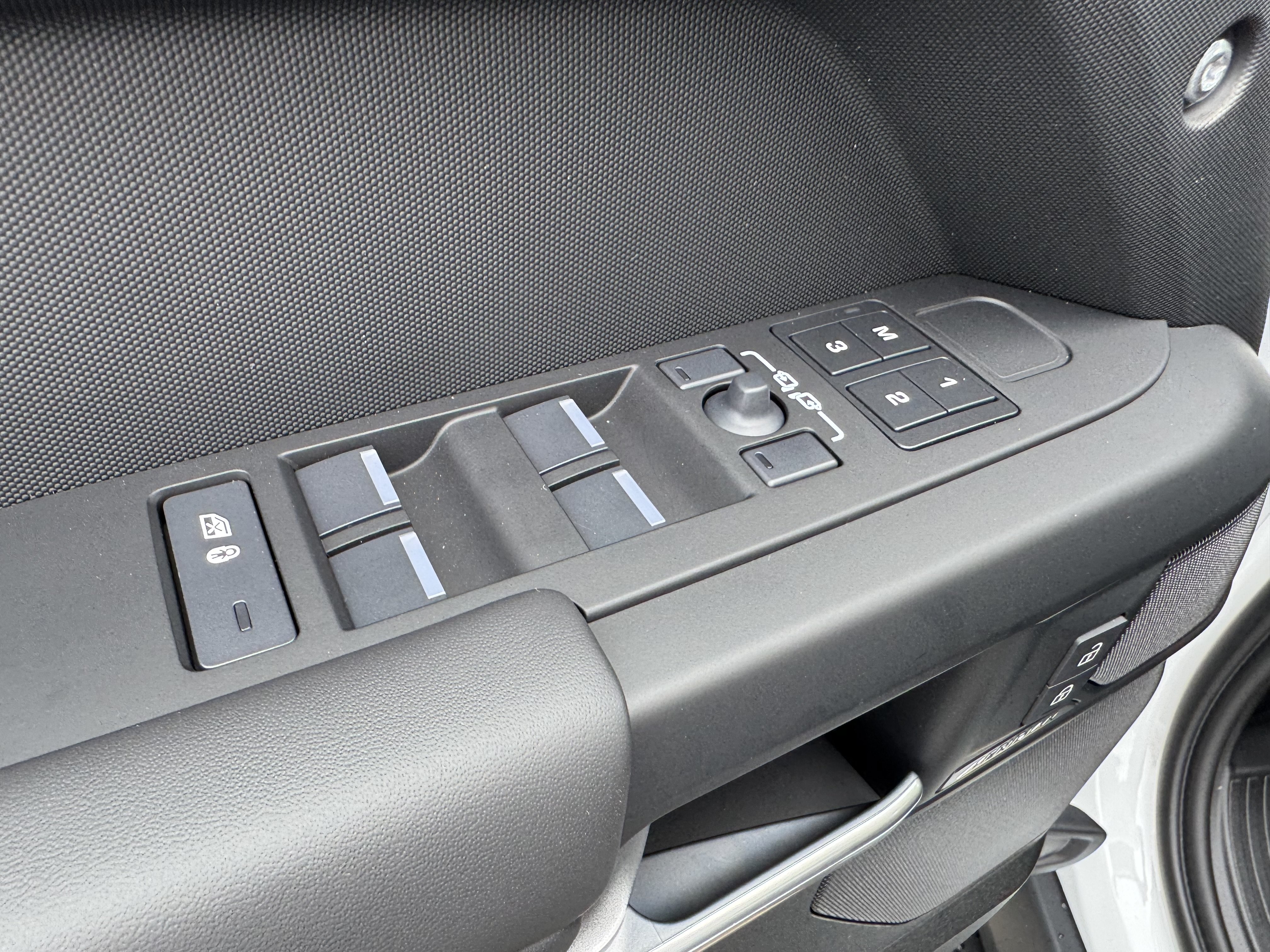 New 2026 Land Rover Defender 110 S AWD/4WD image 11