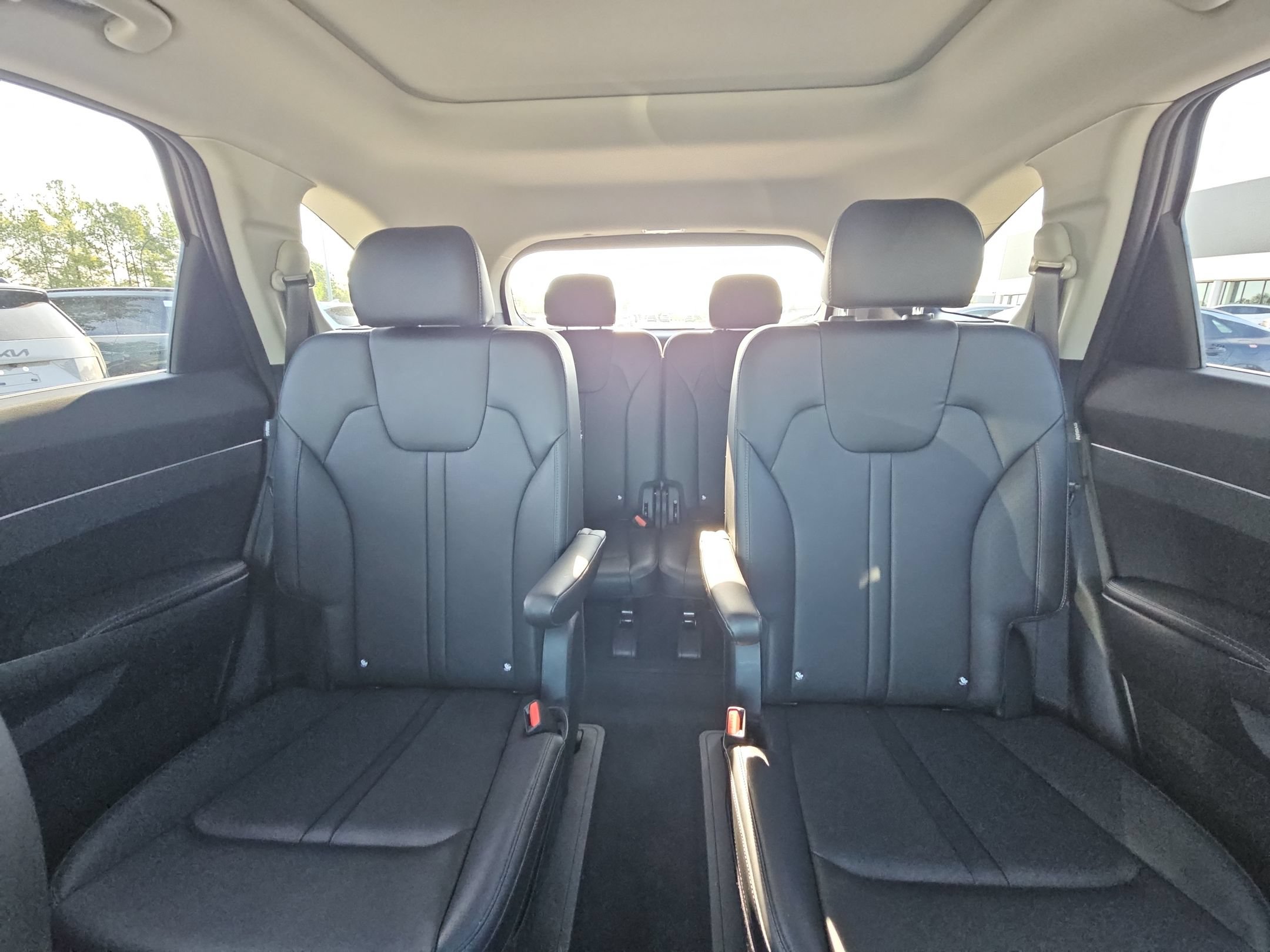 Used 2025 Kia Sorento EX w/ Panoramic Sunroof Package FWD image 37