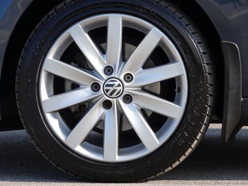 Used 2011 Volkswagen Golf TDI w/ Cold Weather Pkg FWD image 38