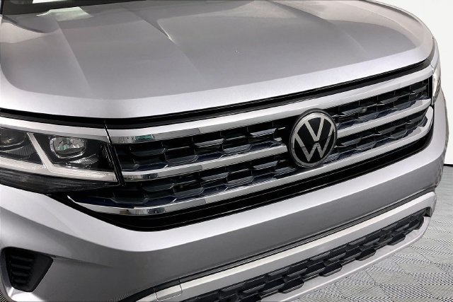 Used 2023 Volkswagen Atlas Cross Sport SE FWD image 28