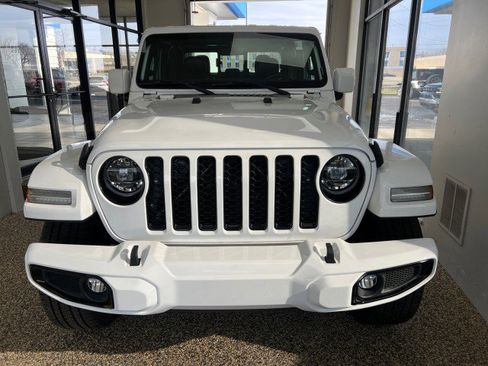 Used 2021 Jeep Gladiator Overland image 6
