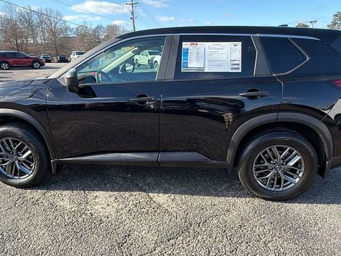 Used 2023 Nissan Rogue S image 8