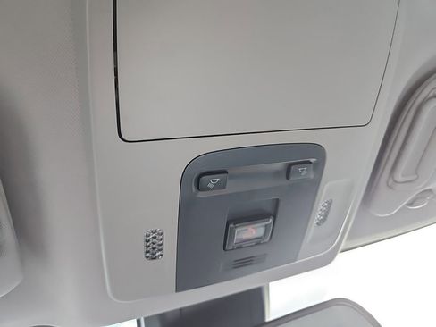 Used 2024 Toyota Camry SE image 20