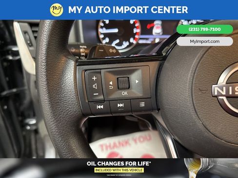 Used 2023 Nissan Rogue SV image 16