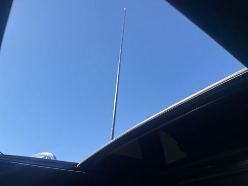 Used 2019 Jeep Grand Cherokee Limited w/ Luxury Group II image 10