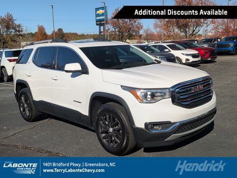 Used 2019 GMC Acadia SLT image 1