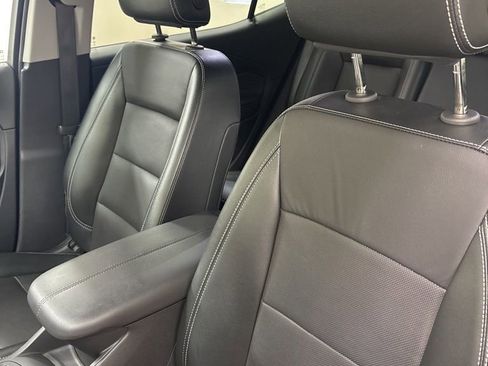 Used 2024 GMC Terrain SLT w/ Elevation Edition image 16