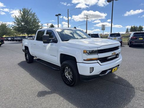 Used 2018 Chevrolet Silverado 1500 LT w/ All Star Edition AWD/4WD image 3