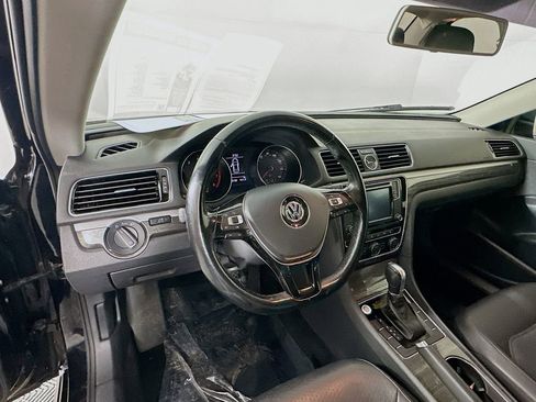 Used 2017 Volkswagen Passat 1.8T SE image 16