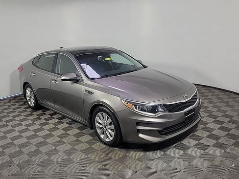 Used 2018 Kia Optima EX w/ Premium Package FWD image 2