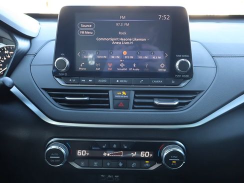 Used 2019 Nissan Altima 2.5 SV FWD image 35