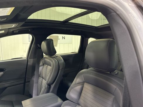 New 2025 Lincoln Nautilus Reserve image 24