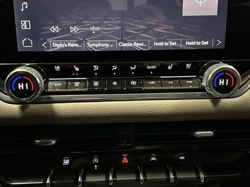 Used 2024 GMC Canyon Denali image 21