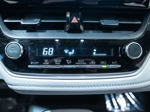 Used 2023 Toyota Corolla SE w/ Carpet Mat Package (TMS) image 25